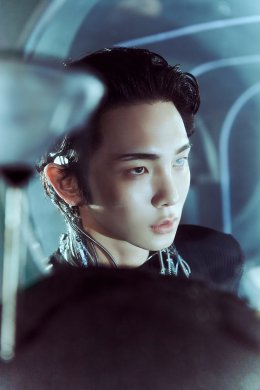 KEY (คีย์) วง SHINee (ชายนี่) ยินดีต้อนรับทุกคนเข้าสู่โลกที่นำโดย 'ไซบอร์ก KEY' ในเพลงใหม่ 'Pleasure Shop' รวบรวมดนตรีแนวเฮาส์ที่หลากหลายไว้ในมินิอัลบั้มชุดที่ 3 ทั้งหมด 6 เพลง